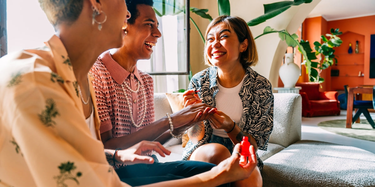 Be the Best Host: How to Use Essential Oils to Elevate Your Gatherings